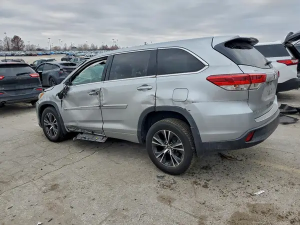 5TDBZRFH2JS826752 2018 TOYOTA HIGHLANDER - Image 2