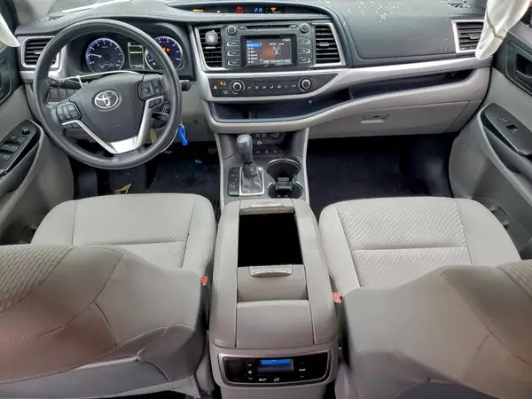 5TDBZRFH2JS826752 2018 TOYOTA HIGHLANDER - Image 8