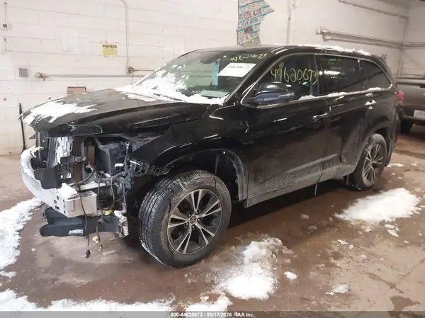 5TDBZRFH2JS826797 2018 TOYOTA HIGHLANDER - Image 2