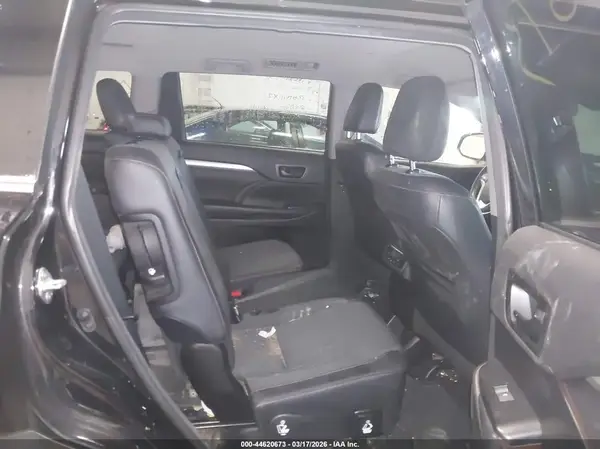 5TDBZRFH2JS826797 2018 TOYOTA HIGHLANDER - Image 8
