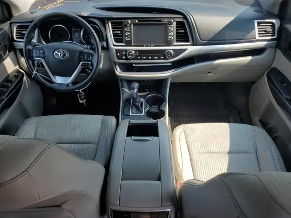 5TDBZRFH2JS827397 2018 TOYOTA HIGHLANDER - Image 8