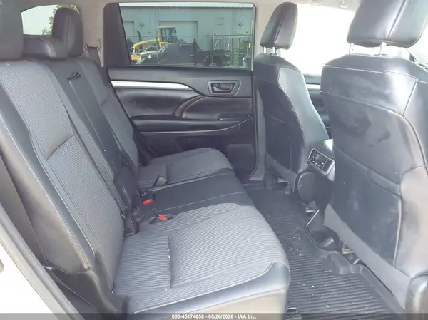 5TDBZRFH2JS829375 2018 TOYOTA HIGHLANDER - Image 8