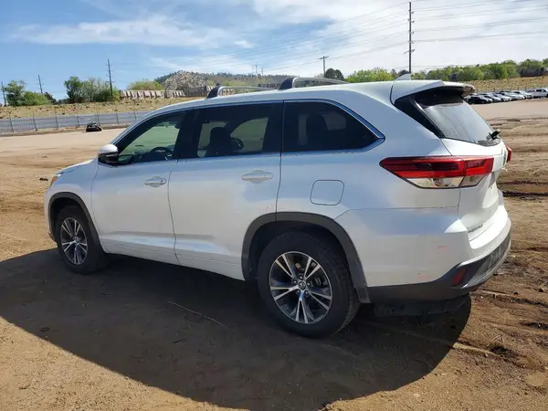 5TDBZRFH2JS830106 2018 TOYOTA HIGHLANDER - Image 2