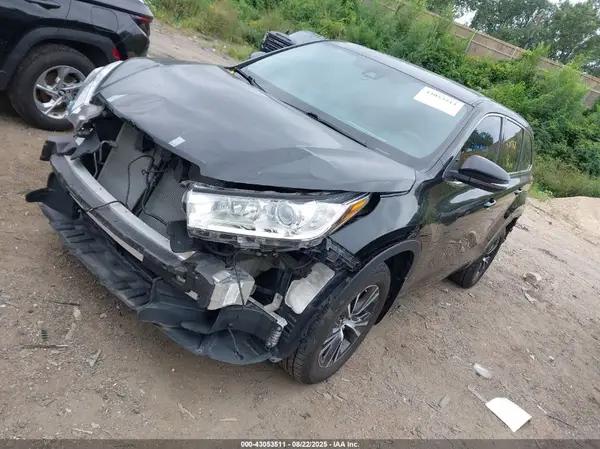 5TDBZRFH2JS843079 2018 TOYOTA HIGHLANDER - Image 2