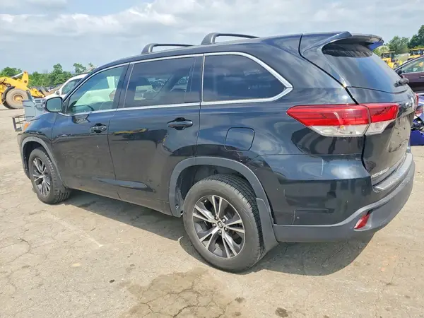 5TDBZRFH2JS850520 2018 TOYOTA HIGHLANDER - Image 2