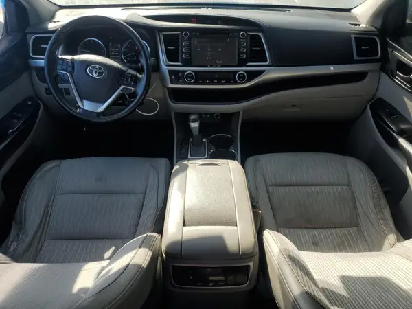 5TDBZRFH2JS861064 2018 TOYOTA HIGHLANDER - Image 8