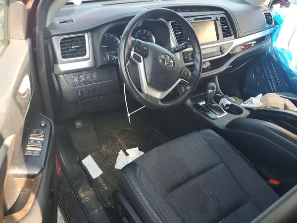 5TDBZRFH2JS863042 2018 TOYOTA HIGHLANDER - Image 8