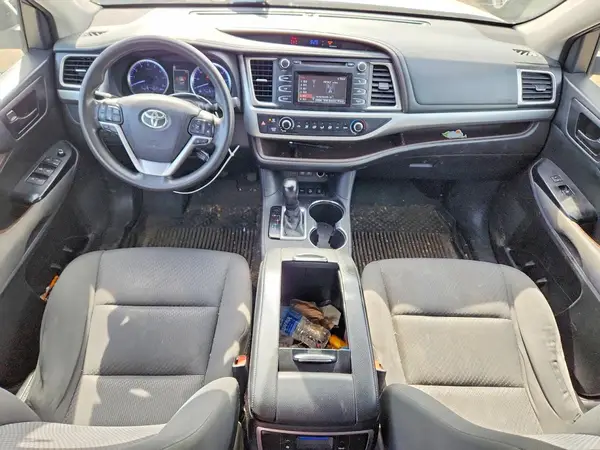 5TDBZRFH2JS900672 2018 TOYOTA HIGHLANDER - Image 8