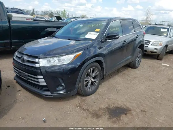 5TDBZRFH2JS904477 2018 TOYOTA HIGHLANDER - Image 2