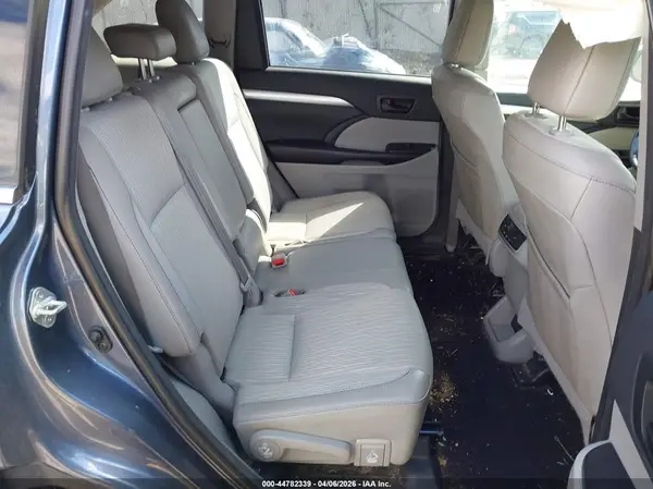 5TDBZRFH2JS906505 2018 TOYOTA HIGHLANDER - Image 8