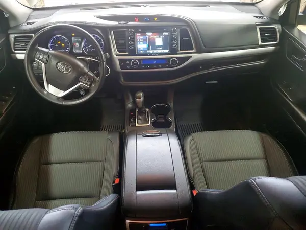 5TDBZRFH2JS908688 2018 TOYOTA HIGHLANDER - Image 8