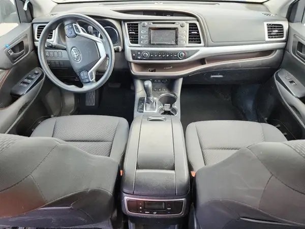 5TDBZRFH2JS913003 2018 TOYOTA HIGHLANDER - Image 8