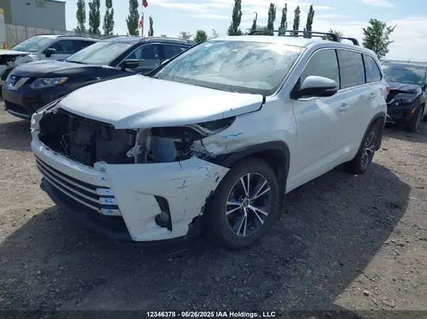 5TDBZRFH2JS913423 2018 TOYOTA HIGHLANDER - Image 2