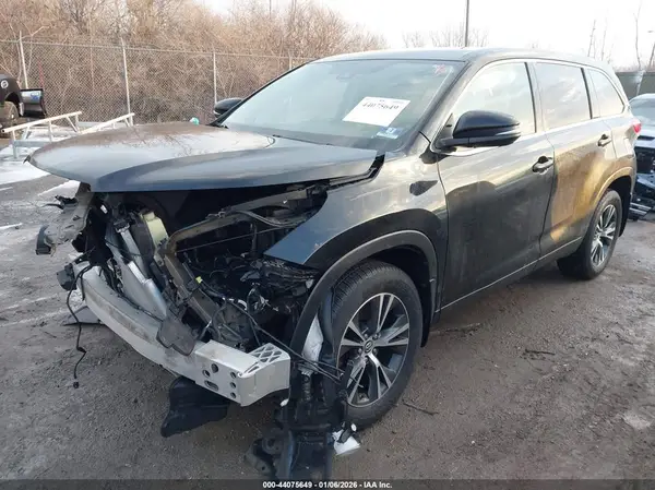 5TDBZRFH2KS701395 2019 TOYOTA HIGHLANDER - Image 2