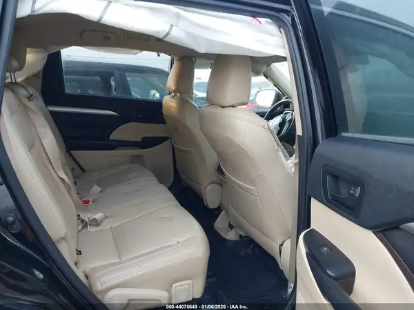 5TDBZRFH2KS701395 2019 TOYOTA HIGHLANDER - Image 8