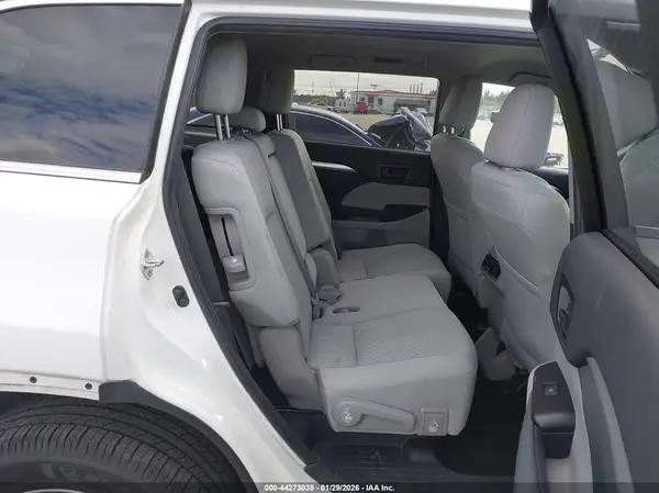 5TDBZRFH2KS704099 2019 TOYOTA HIGHLANDER - Image 8