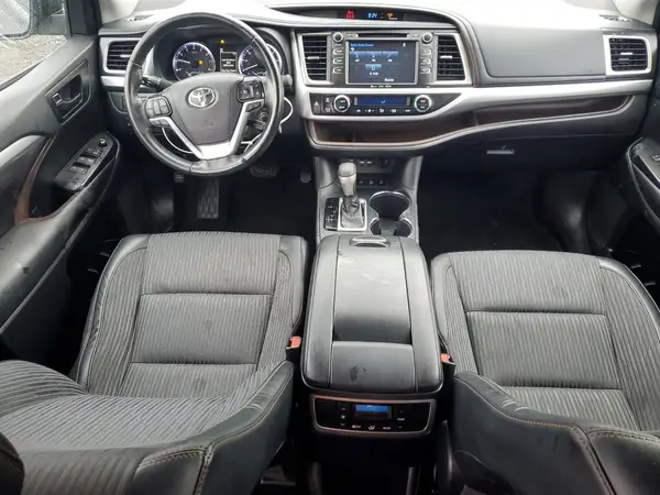 5TDBZRFH2KS705012 2019 TOYOTA HIGHLANDER - Image 8