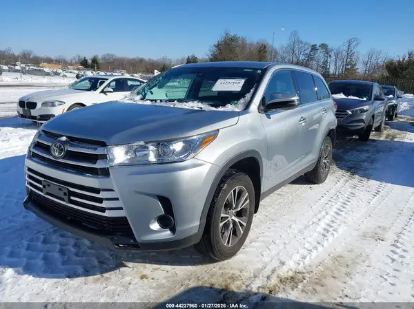 5TDBZRFH2KS721811 2019 TOYOTA HIGHLANDER - Image 2