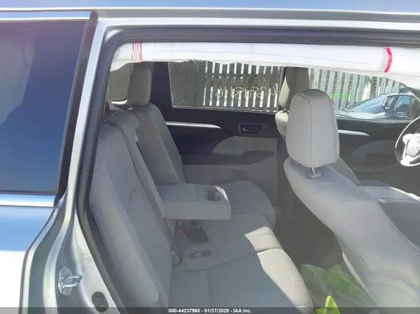 5TDBZRFH2KS721811 2019 TOYOTA HIGHLANDER - Image 8