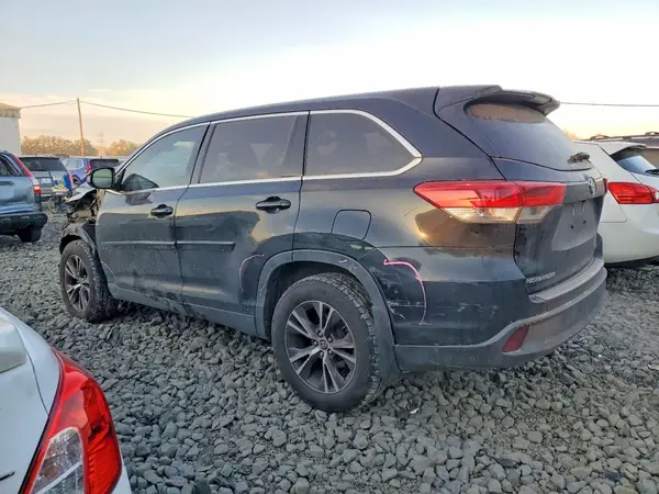 5TDBZRFH2KS723302 2019 TOYOTA HIGHLANDER - Image 2