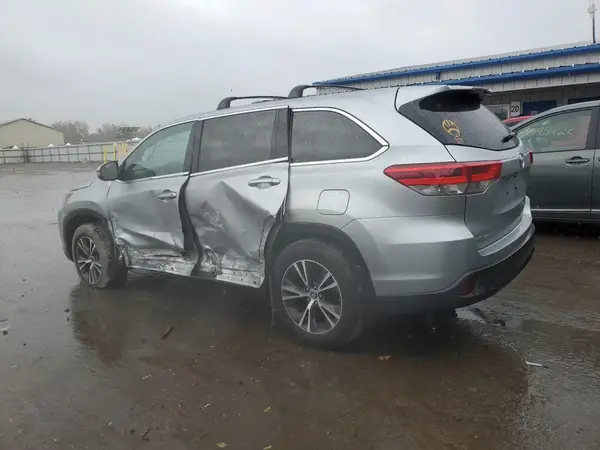 5TDBZRFH2KS725647 2019 TOYOTA HIGHLANDER - Image 2
