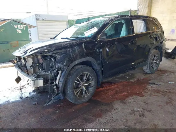 5TDBZRFH2KS743601 2019 TOYOTA HIGHLANDER - Image 2