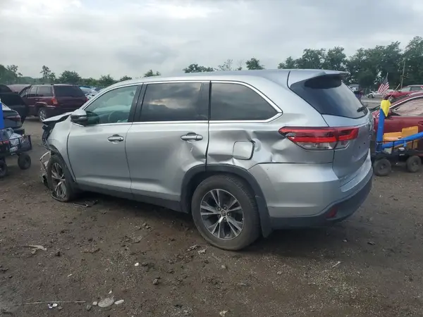 5TDBZRFH2KS918087 2019 TOYOTA HIGHLANDER - Image 2