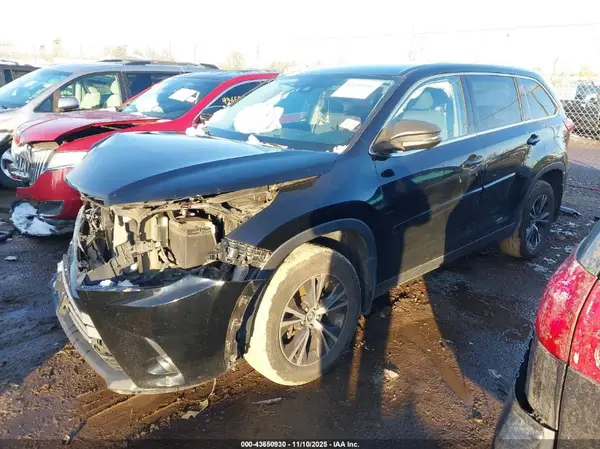5TDBZRFH2KS921474 2019 TOYOTA HIGHLANDER - Image 2