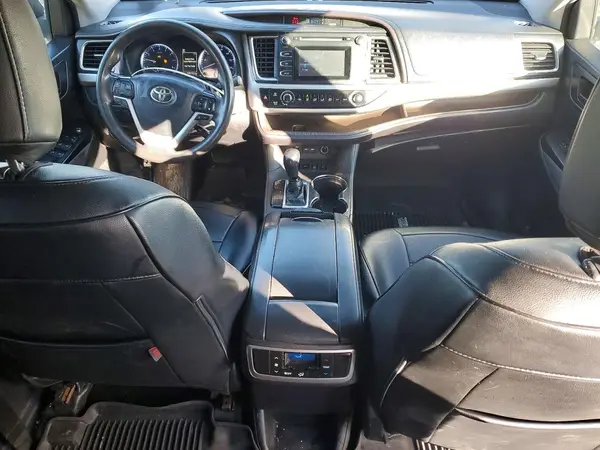 5TDBZRFH2KS921913 2019 TOYOTA HIGHLANDER - Image 8