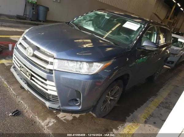 5TDBZRFH2KS923080 2019 TOYOTA HIGHLANDER - Image 2