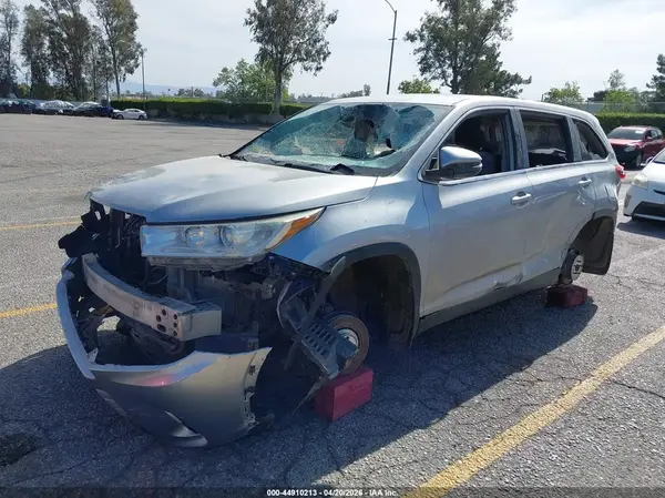 5TDBZRFH2KS949694 2019 TOYOTA HIGHLANDER - Image 2