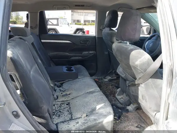 5TDBZRFH2KS949694 2019 TOYOTA HIGHLANDER - Image 8