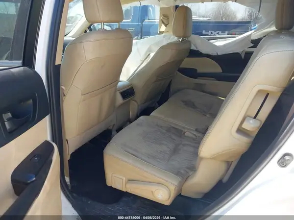 5TDBZRFH2KS953776 2019 TOYOTA HIGHLANDER - Image 8