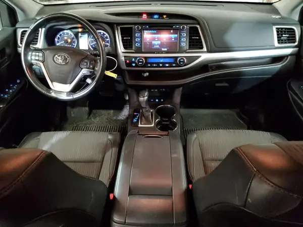 5TDBZRFH2KS983179 2019 TOYOTA HIGHLANDER - Image 8