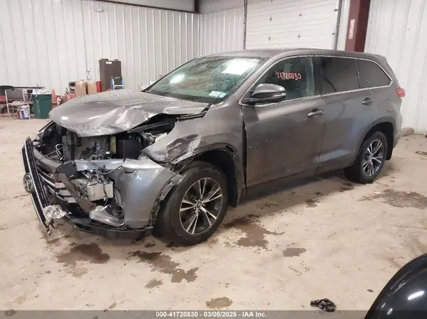 5TDBZRFH2KS996255 2019 TOYOTA HIGHLANDER - Image 2