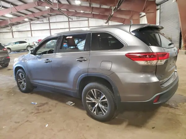 5TDBZRFH2KS999463 2019 TOYOTA HIGHLANDER - Image 2