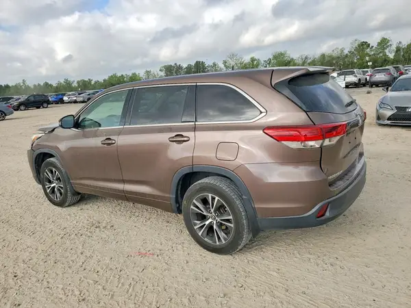 5TDBZRFH3HS362106 2017 TOYOTA HIGHLANDER - Image 2
