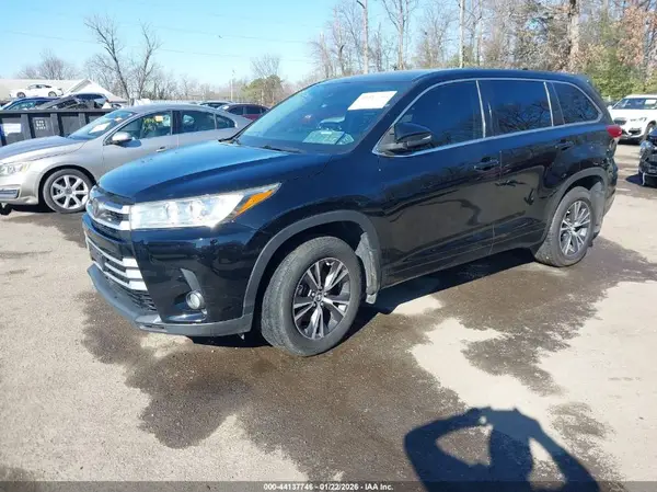 5TDBZRFH3HS371971 2017 TOYOTA HIGHLANDER - Image 2
