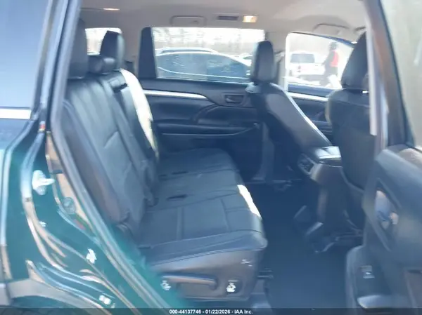 5TDBZRFH3HS371971 2017 TOYOTA HIGHLANDER - Image 8