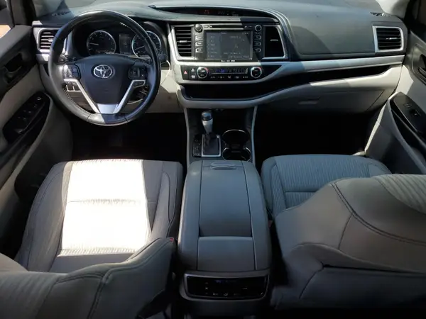 5TDBZRFH3HS397695 2017 TOYOTA HIGHLANDER - Image 8