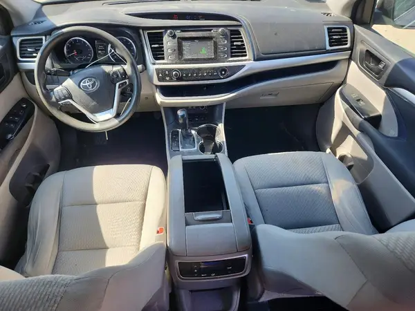 5TDBZRFH3HS406511 2017 TOYOTA HIGHLANDER - Image 8