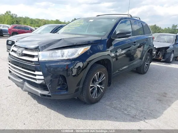 5TDBZRFH3HS422840 2017 TOYOTA HIGHLANDER - Image 2