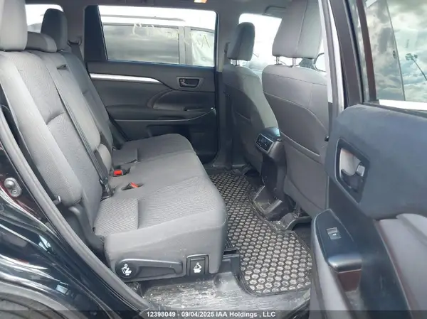 5TDBZRFH3HS422840 2017 TOYOTA HIGHLANDER - Image 8