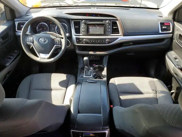 5TDBZRFH3HS427097 2017 TOYOTA HIGHLANDER - Image 8