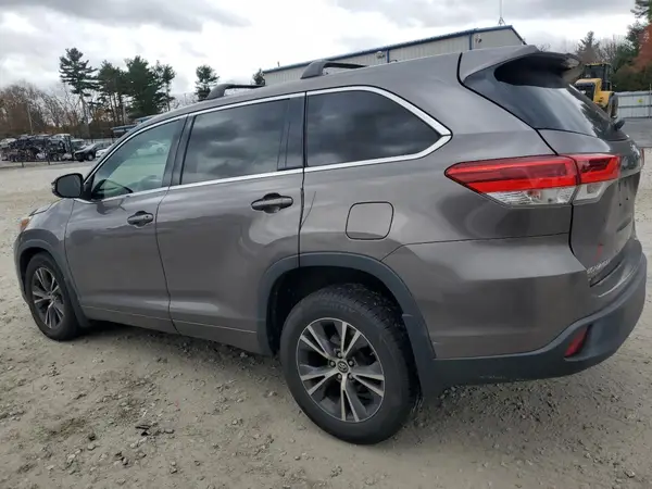 5TDBZRFH3HS431425 2017 TOYOTA HIGHLANDER - Image 2