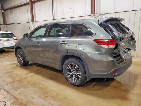 5TDBZRFH3HS467292 2017 TOYOTA HIGHLANDER - Image 2