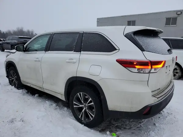 5TDBZRFH3HS470483 2017 TOYOTA HIGHLANDER - Image 2