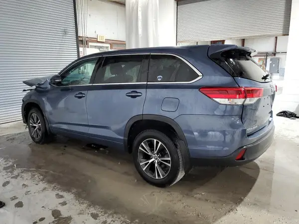 5TDBZRFH3JS484910 2018 TOYOTA HIGHLANDER - Image 2