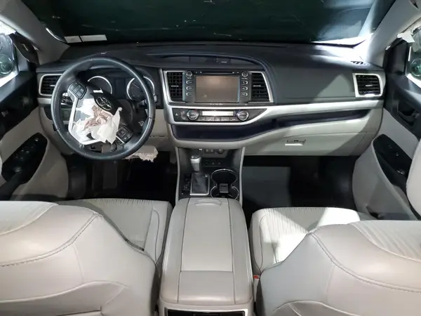 5TDBZRFH3JS484910 2018 TOYOTA HIGHLANDER - Image 8