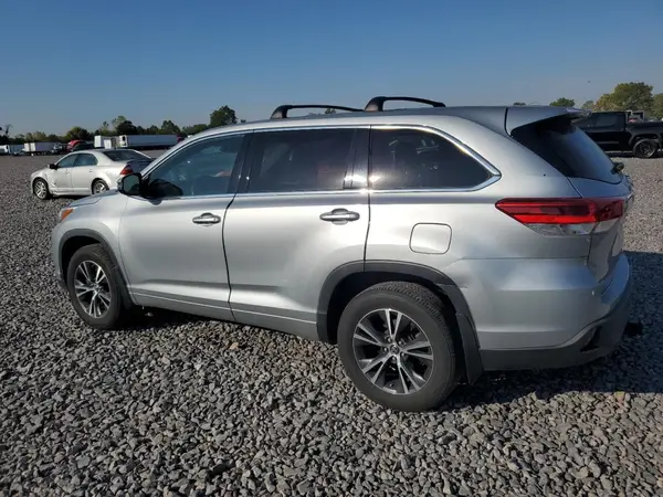5TDBZRFH3JS487175 2018 TOYOTA HIGHLANDER - Image 2